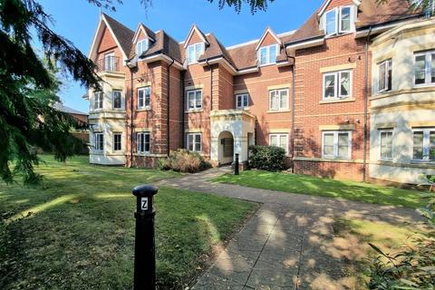 2 bedroom flat to rent, The Cloisters, Guildford GU1