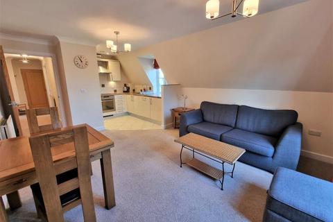 2 bedroom flat to rent, The Cloisters, Guildford GU1