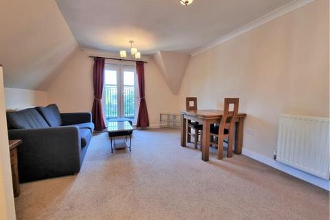 2 bedroom flat to rent, The Cloisters, Guildford GU1