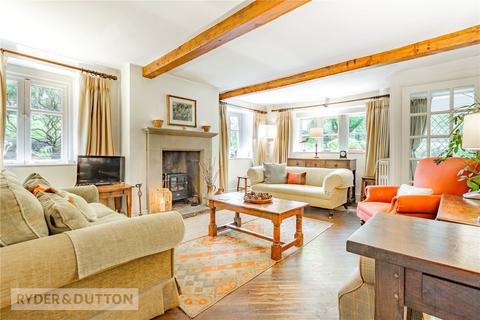 Hollingreave Holly Grove, Dobcross, Oldham, OL3 5JQ