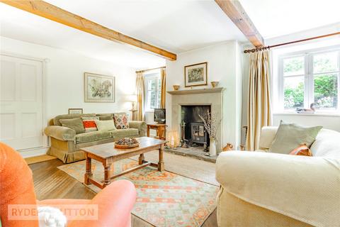Hollingreave Holly Grove, Dobcross, Oldham, OL3 5JQ