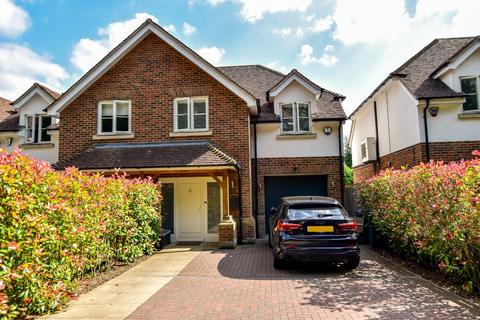 4 bedroom semi-detached house to rent, South Road, Amersham, HP6