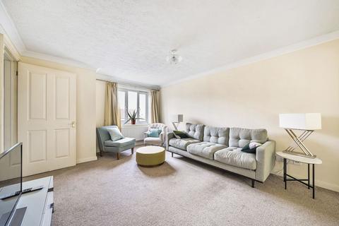 1 Ashwick Close, Caterham, CR3 6BY