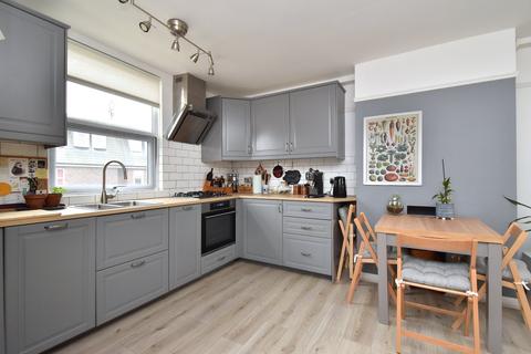 2 bedroom maisonette for sale, Babbacombe Road Bromley BR1