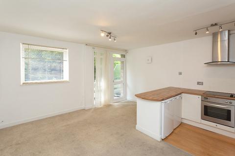1 bedroom apartment for sale, Upton Lodge Close, Bushey, Hertfordshire, WD23