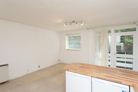 1 bedroom apartment for sale, Upton Lodge Close, Bushey, Hertfordshire, WD23