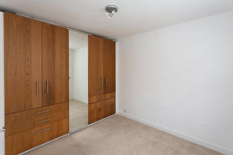 1 bedroom apartment for sale, Upton Lodge Close, Bushey, Hertfordshire, WD23