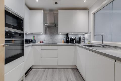 1 bedroom apartment for sale, Dunbar Wharf, Narrow Street, Limehouse, London, E14