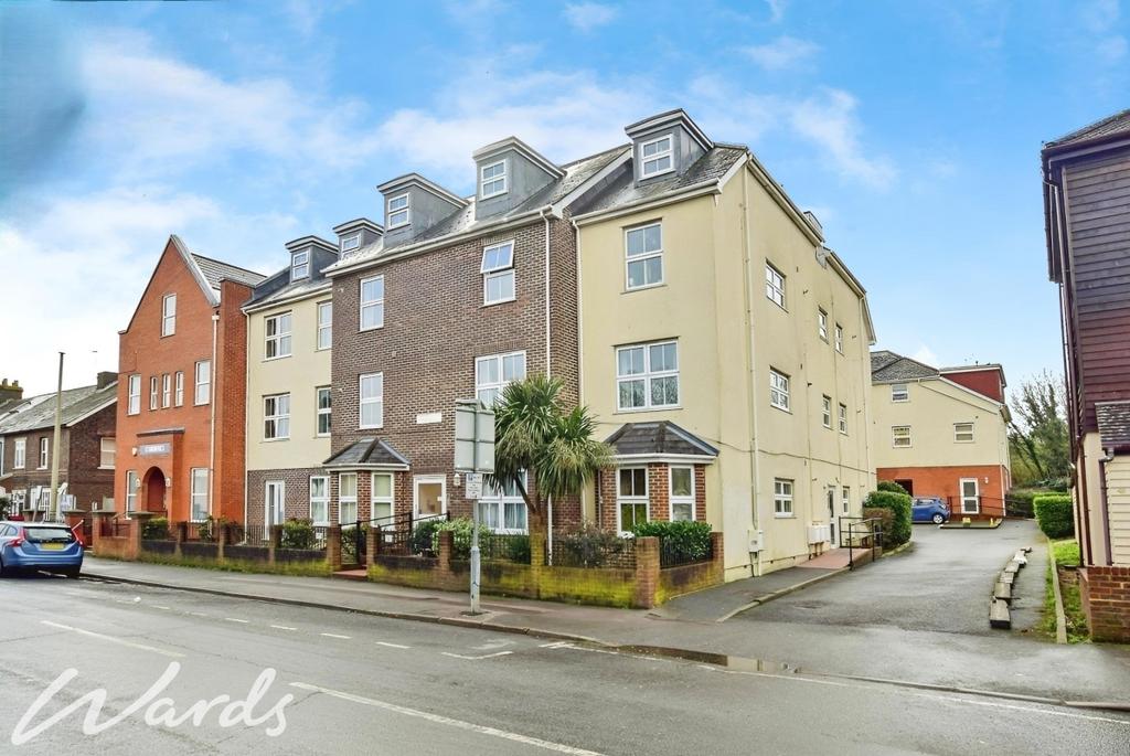 St. Eanswythe's Court Tonbridge TN9 2 bed apartment to rent £1,350