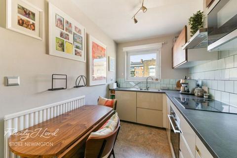 1 bedroom flat for sale, Bransby Court, Nevill Road, Stoke Newington, N16