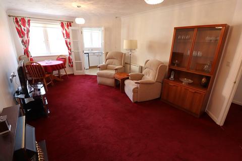 1 bedroom retirement property for sale, King Georges Close, Rayleigh, SS6