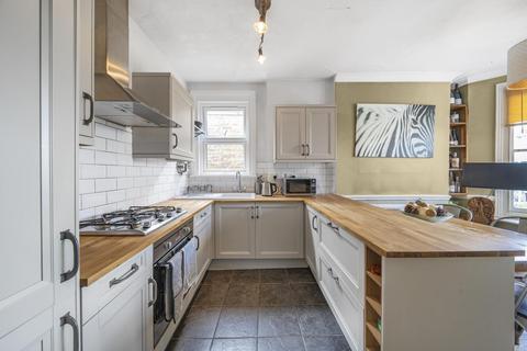 3 bedroom flat for sale, Vant Road, Tooting