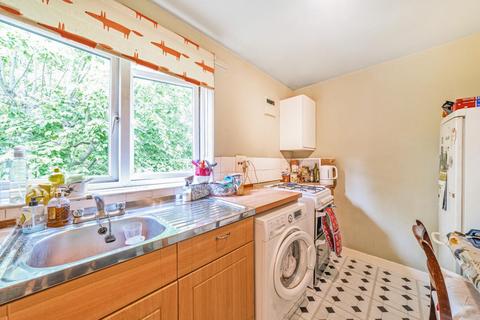 1 bedroom flat for sale, Nantes Close, Battersea