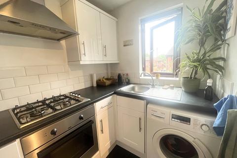 1 bedroom flat to rent, Cookridge, Leeds, LS16