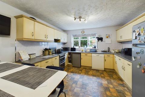 4 bedroom detached house for sale, Harthill Avenue, Leconfield, HU17 7LN