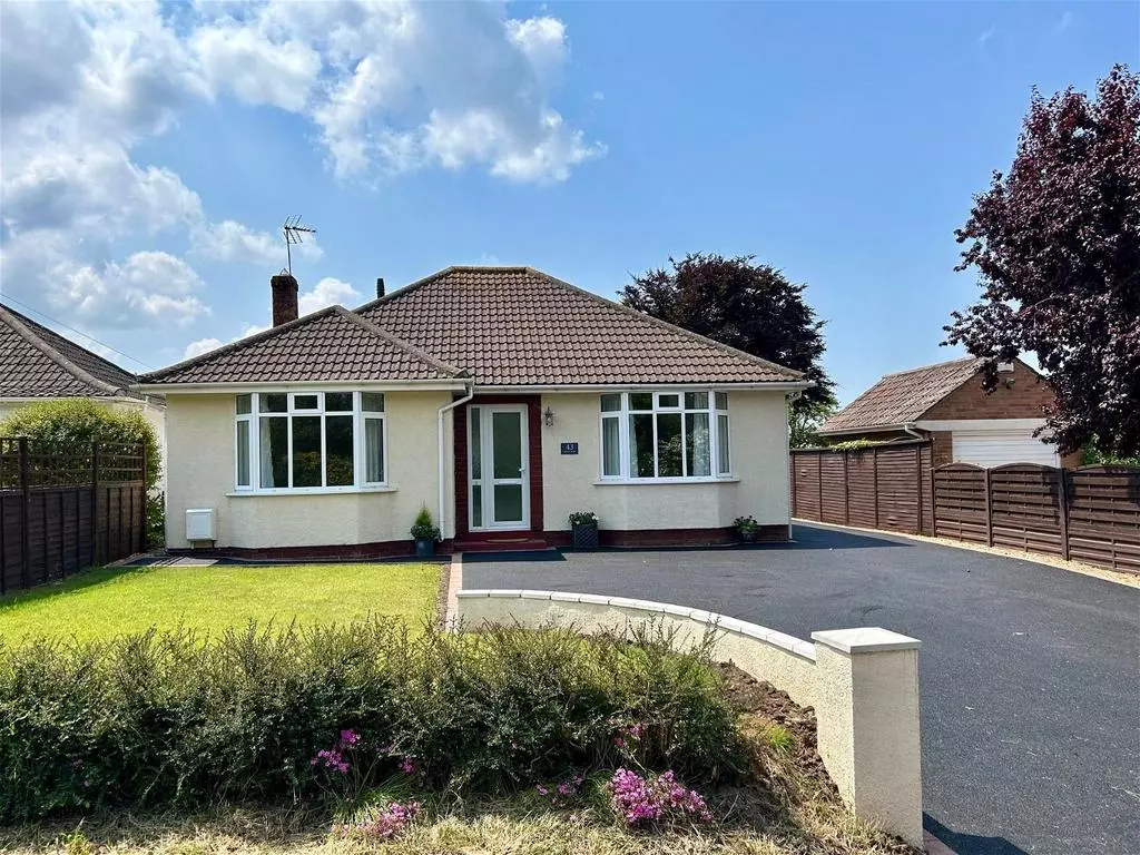 2 bedroom detached bungalow for sale