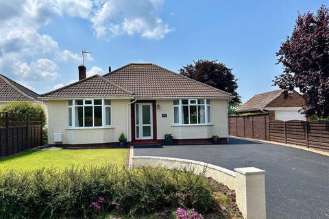 2 bedroom detached bungalow for sale, Bishops Road, Cleeve