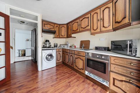 21 Park Barn Drive, Guildford, GU2 8EP
