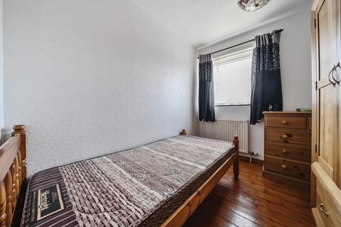 21 Park Barn Drive, Guildford, GU2 8EP
