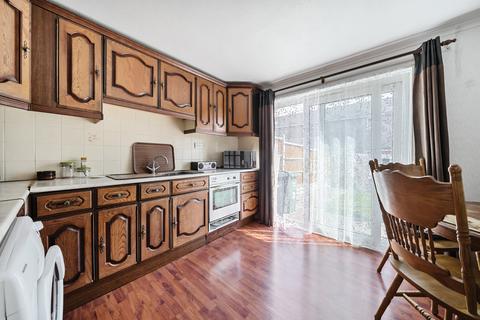 21 Park Barn Drive, Guildford, GU2 8EP