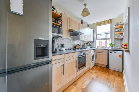 2 bedroom flat to rent, Killyon Road, Clapham, London, SW8