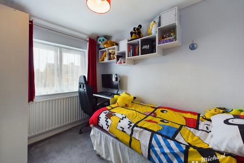 50 Aplin Road, Aylesbury, HP21 9BT