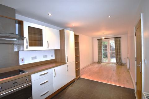 3 bedroom townhouse to rent, Flemingate Court, Beverley, HU17