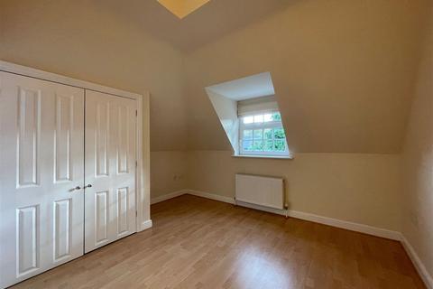 2 bedroom flat to rent, Andover Road, Newbury RG14