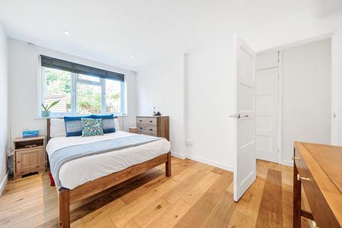 4 Clarence Road, London, W4 3AS
