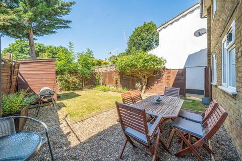 4 Clarence Road, London, W4 3AS