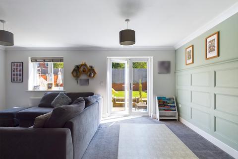 11 Equine Way, Chinnor, OX39 4GB