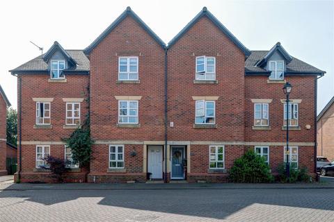 4 bedroom townhouse for sale, Springbank Gardens, Cheshire WA13