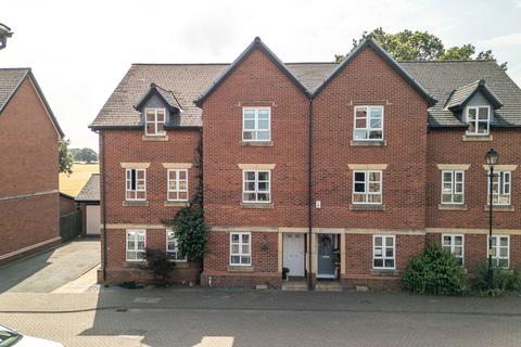 4 bedroom townhouse for sale, Springbank Gardens, Cheshire WA13