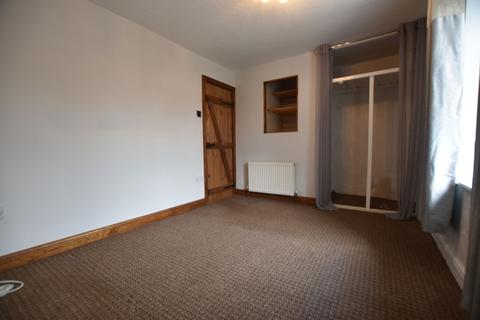 2 bedroom terraced house to rent, West View Place, Blackburn, BB2