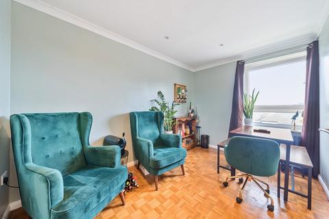 3 bedroom flat for sale, Red Lion Road, Surbiton, KT6