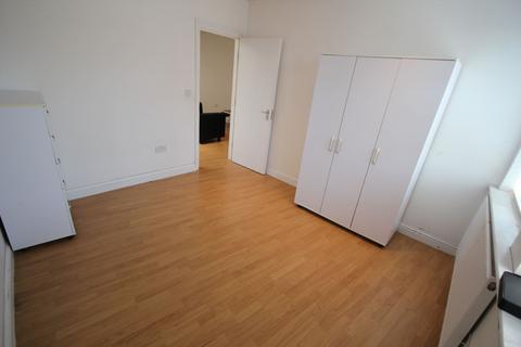 2 bedroom flat to rent, Harrow HA1