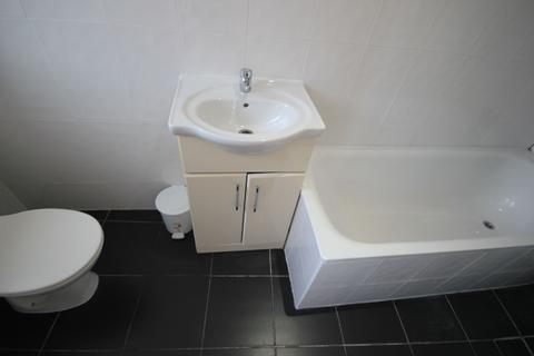 2 bedroom flat to rent, Harrow HA1