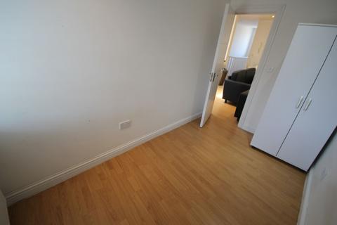 2 bedroom flat to rent, Harrow HA1