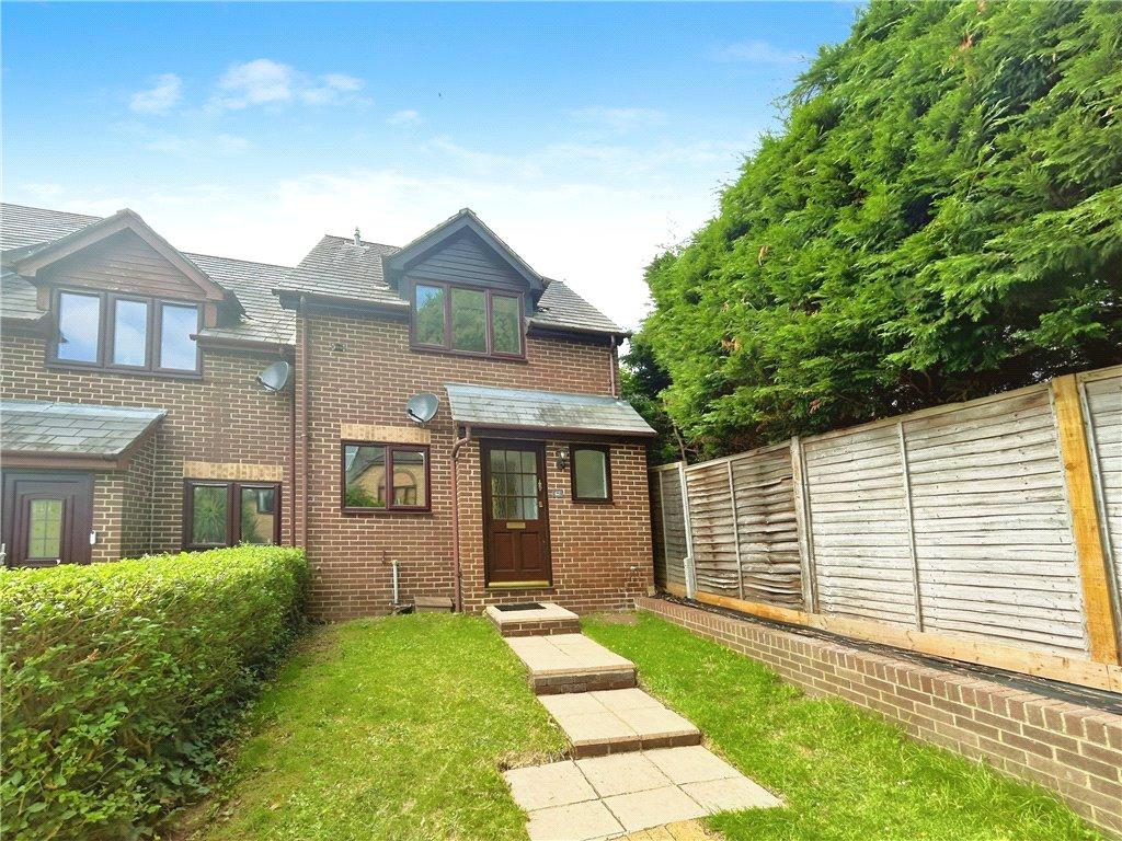 St. Christophers Gardens, Ascot... 2 bed end of terrace house £1,600