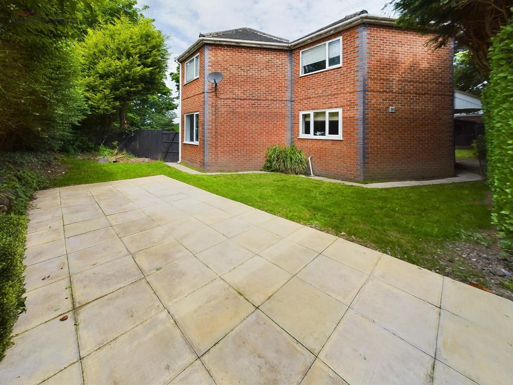 Chester Road, Wrexham, LL12 5 bed detached house for sale £460,000