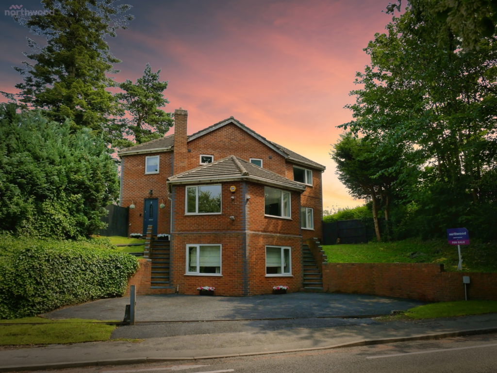 Chester Road, Wrexham, LL12 5 bed detached house for sale £460,000