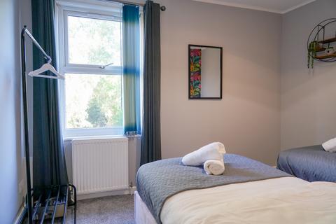 3 bedroom serviced apartment to rent, Golden Road, Oxford OX4