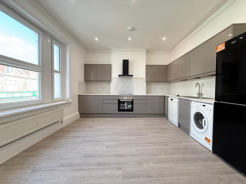 Kitchen / Reception