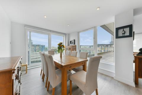 3 bedroom apartment to rent, Dolphin House, Smugglers Way, London, SW18