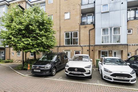 3 bedroom maisonette for sale, Selby Place, Southampton SO15