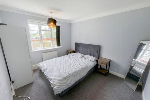 2 bedroom apartment to rent, Kenton Lane, Harrow, HA3