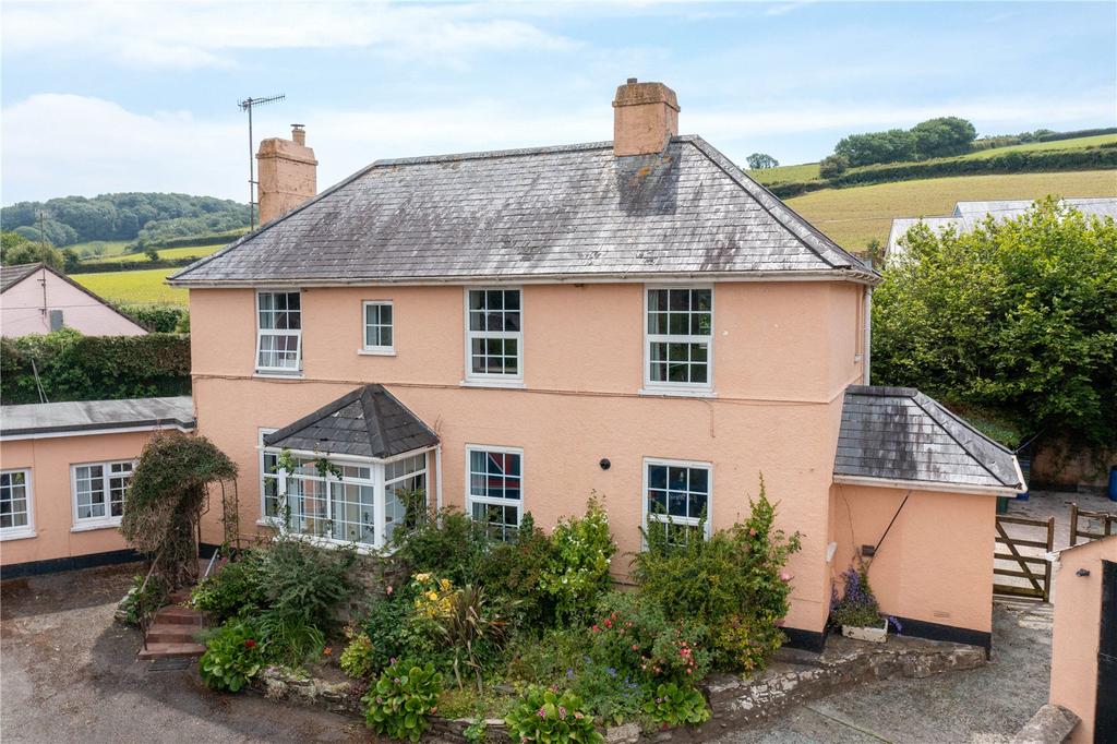 Frogmore, Kingsbridge, Devon, TQ7 5 bed detached house for sale £700,000