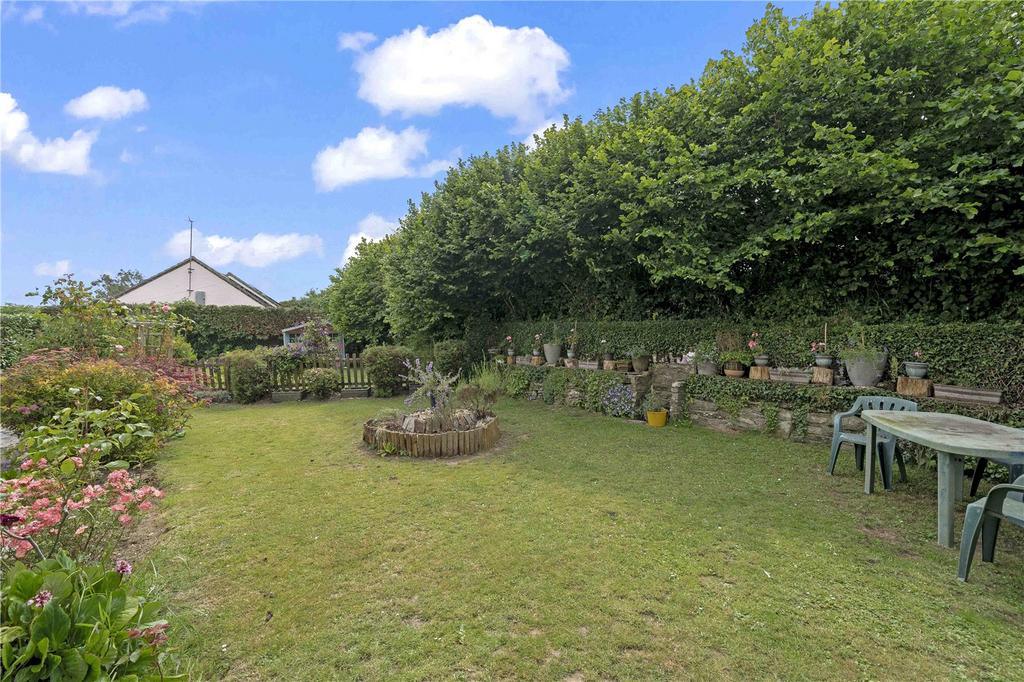 Frogmore, Kingsbridge, Devon, TQ7 5 bed detached house for sale £700,000