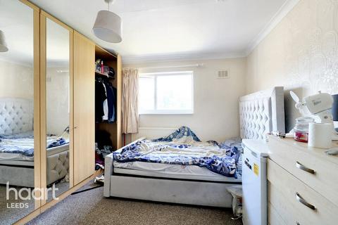 5 Elder Avenue, Wakefield, WF2 9AJ