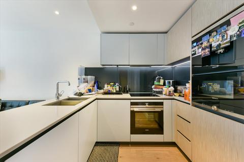 2 bedroom flat to rent, Riverlight Quay, London, SW11